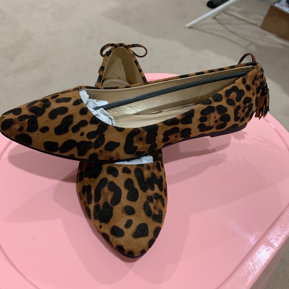 NEW Never worn Leopard Flats